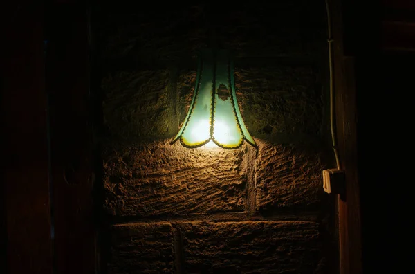 Lâmpada de iluminação latern na parede na Ásia — Fotografia de Stock