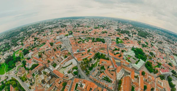 Vilna Casco antiguo, el centro histórico de Lituania, ciudad europea. 360 VR panorama — Foto de Stock