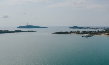 Vietnam 'daki Pinepple Adası' na giden telgraflı araç.