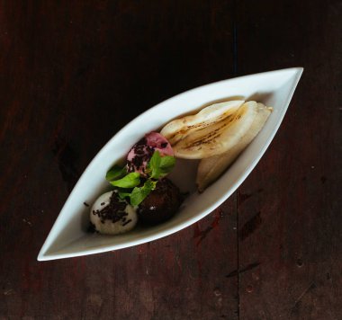 Bali 'de masada muzlu dondurma.