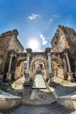 Hadrian Kapısı Antalya