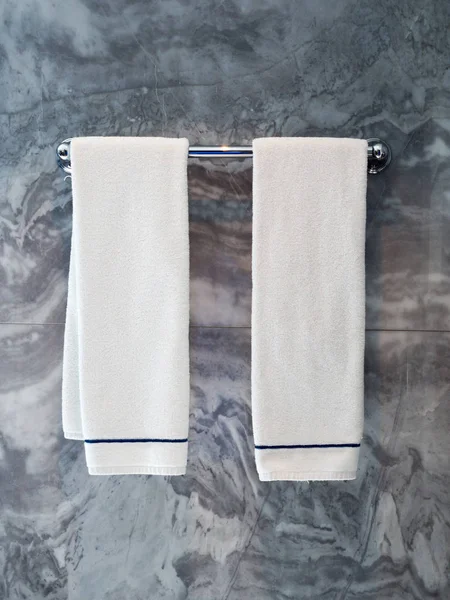 Czyste białe ręczniki — Zdjęcie stockowe