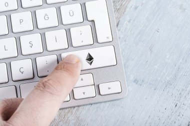 klavye ethereum sembolü