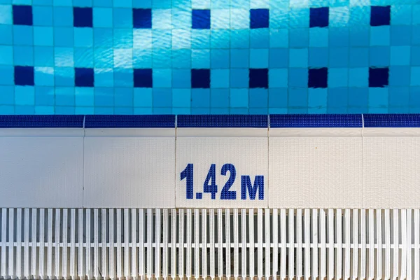 Sauberes Schwimmbad — Stockfoto