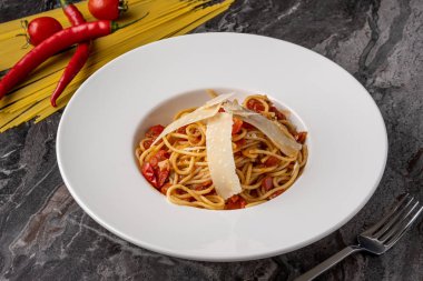 Parmesanlı spagetti.