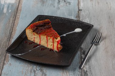 San Sebastian peynirli keki.