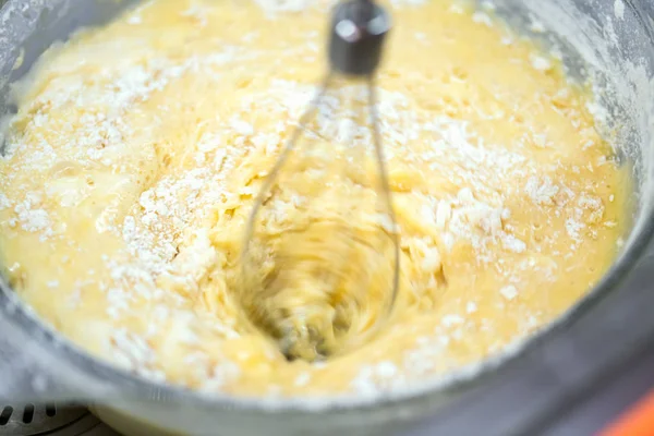 Mixing homemade cake — Stock Photo, Image