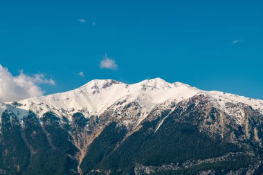 karlı dağ silsilesi