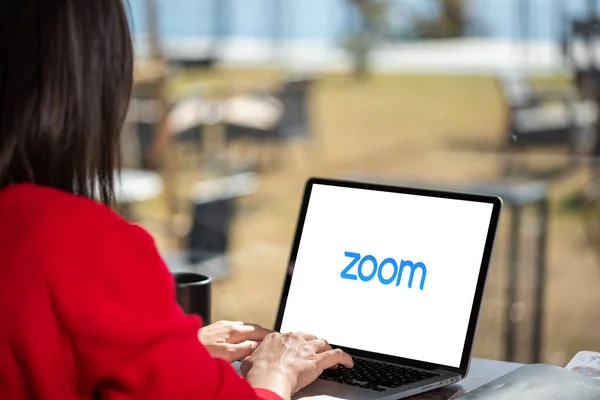 Antalya Turquia Março 2020 Laptop Mostrando Zoom Cloud Meetings Logotipo — Fotografia de Stock
