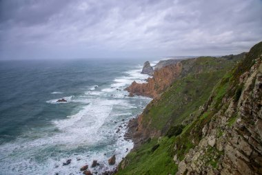 Atlantik Okyanusu kıyısında. Cabo da Roca, Portekiz
