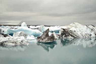 İzlanda 'da buz gölü.