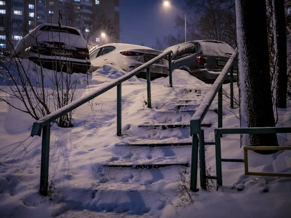 Нічна Міська Засніжена Драбина Взимку — стокове фото