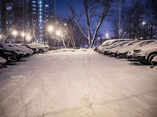 Нічні Зимові Снігові Автомобілі Парковці — стокове фото