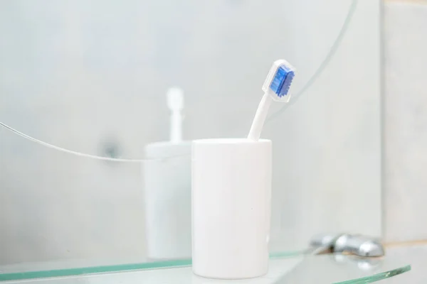Single Simple Toothbrush Glass Bathroom — Stock Photo, Image