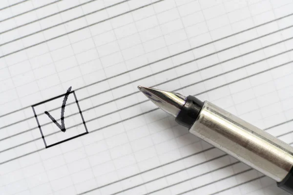 Het Eenvoudige Minimalistische Concept Van Pen Het Selectievakje Achtergrond Van — Stockfoto