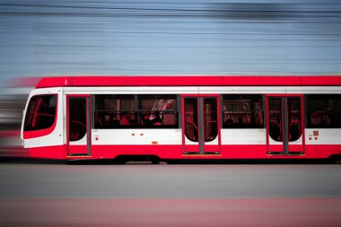 Halk tramvayı ya da trenin hareket bulanıklığı