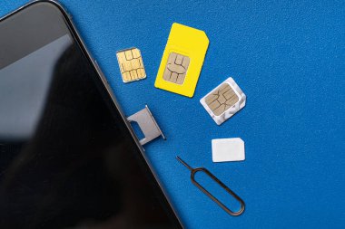 üç farklı sim kart - nano, mikro, mini ve normal simülasyon, 5g veya 4g kablosuz teknoloji