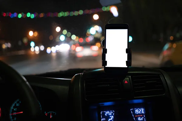 Projekt Makiety Smartfona Przymocowanego Szyby Przedniej Wewnątrz Samochodu — Zdjęcie stockowe