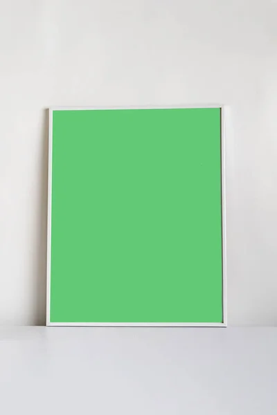 Minimalista Stílus Képkeret Polcon Mockup Design Zöld Chroma Key — Stock Fotó