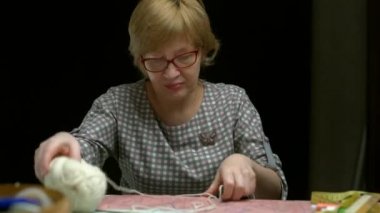 Çalışan terzinin kamera görüntülerini kapat 