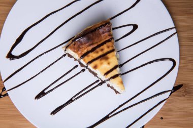 çikolata soslu Cheesecake