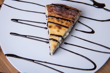 çikolata soslu Cheesecake