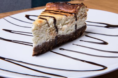 çikolata soslu Cheesecake