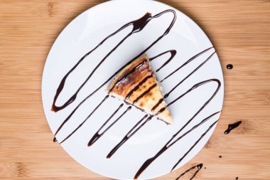 çikolata soslu Cheesecake