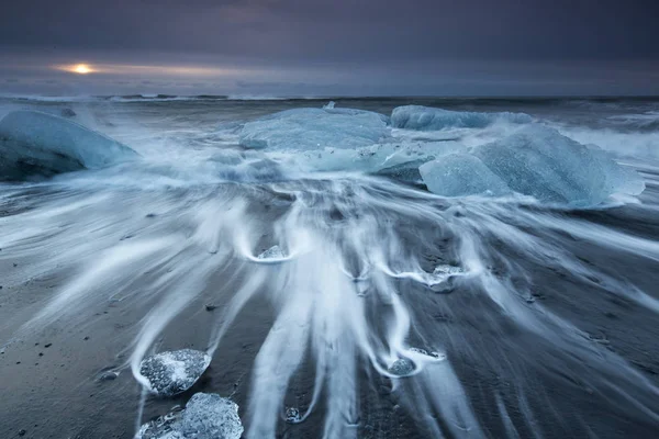 Ghiaccio Glaciale Breiamerkurjkull Sulla Spiaggia Costa Breiamerkursandur Islanda — Foto Stock