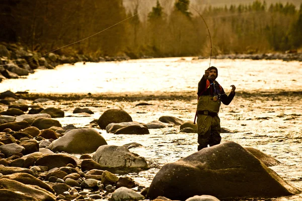 Pêcheur Mouche Action Coucher Soleil Squamish Colombie Britannique — Photo