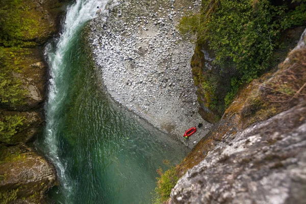 Avlägsna Syn Packrafter Längs Den Chehalis River British Columbia Kanada — Stockfoto
