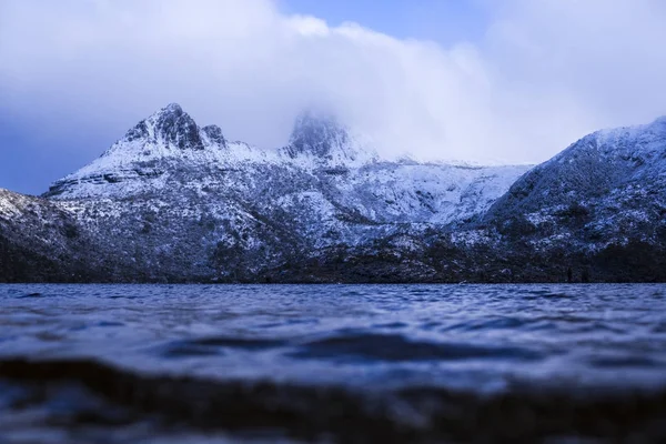 Cradle Mountain Blanketed Snow Views Dove Lake Water Level — Stock Photo, Image