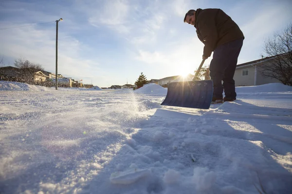 Senior Man Sweeping Snow Shovel Driveway — Stock Photo, Image