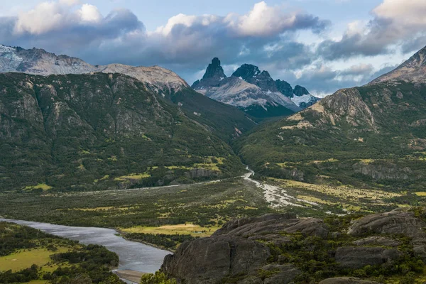 広大オーストラル ヴィラ セロカスティーヨ チリの風景 — ストック写真