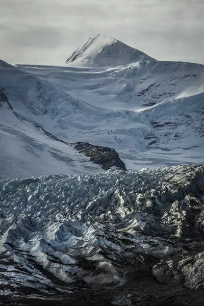 Glaciar en el Parque Provincial Mount Robson — Foto de Stock