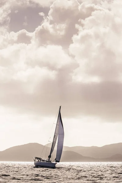 Yacht Sails Calm Waters Caribbean — Stock Photo, Image