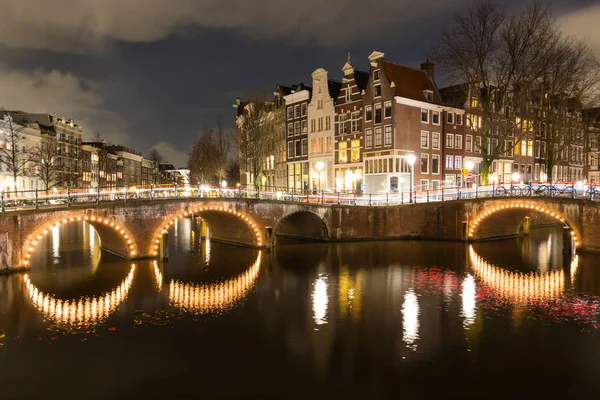 Hermosa escena nocturna Amsterdam — Foto de Stock