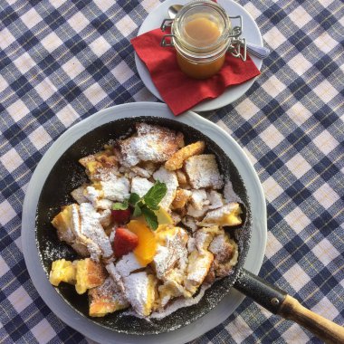 Geleneksel çanak Kaiserschmarrn