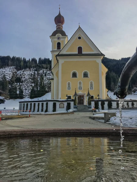 Kirche geht am wilden kaiser, Österreich — Stockfoto