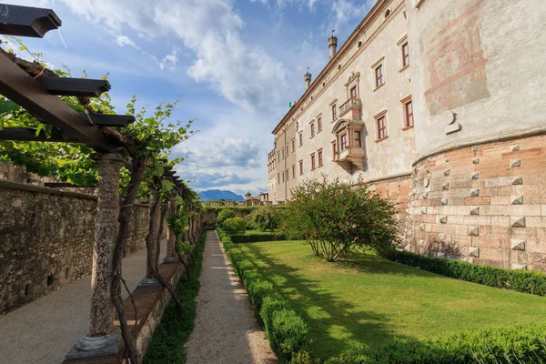 Piękny Castello del Buonconsiglio w Trento, Włochy — Zdjęcie stockowe