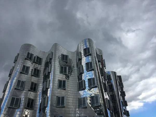 Dusseldorf Alemania Abril 2017 Fachada Del Edificio Gehry Medienhafen Ciudad —  Fotos de Stock