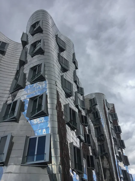 Düsseldorf Alemania Abril 2017 Fachada Del Edificio Gehry Medienhafen Ciudad —  Fotos de Stock