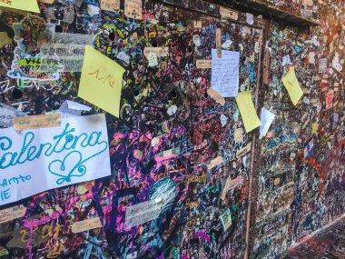 Duvar ile ünlü Juliet s yanında aşk notları Verona, İtalya 