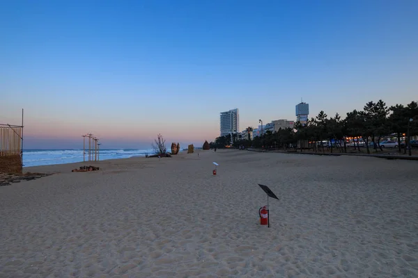 Gyeongpo pláž se sochami, Gangneung. Jižní Korea — Stock fotografie