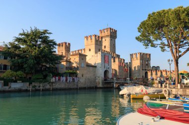 Sirmione, İtalya Garda Gölü'Scaliger Kalesi