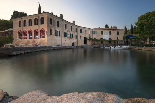 Punta San virrasztás a Garda-tó, Olaszország — Stock Fotó