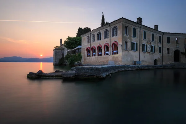 Punta San Vigilo en el Lago de Garda, Italia — Foto de Stock