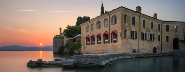 Punta San Vigilo en el Lago de Garda, Italia — Foto de Stock