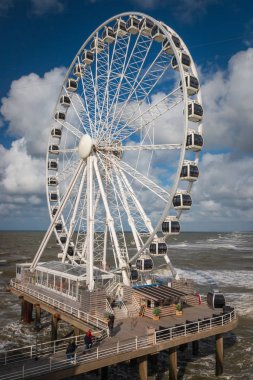 Scheveningen rıhtımında dönme dolap, Hollanda