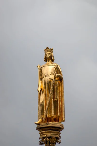 Statue dorée du comte Willem II, Binnenhof, La Haye, Pays-Bas — Photo